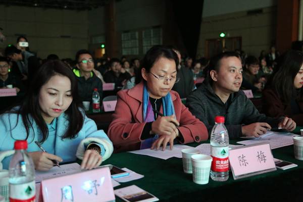 http://zhixing.xaut.edu.cn/__local/F/72/E3/B3B4468A6B176BBFCF031B009EC_D0125D61_1BFE50.jpg