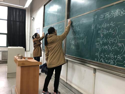 http://zhixing.xaut.edu.cn/__local/9/60/90/265B067400208A1E786B300B04A_180EEF1C_17246.png